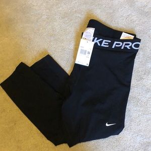 Women’s Nike pro leggings - never worn.